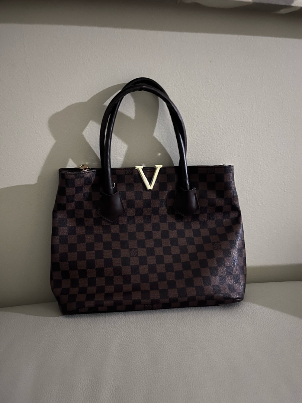 Super nice iconic logo satchel with brown checkered Monogram design